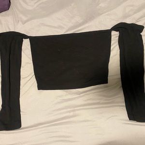 Off the shoulder long sleeve crop top black size large